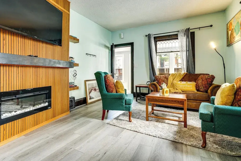 2 Mi to Nordeast Breweries: Cozy Minneapolis Home