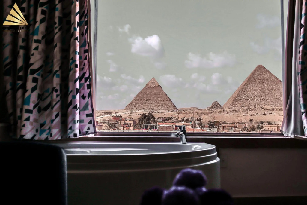 Pyramid Edge Hotel & Exclusive Pyramids View Rooftop