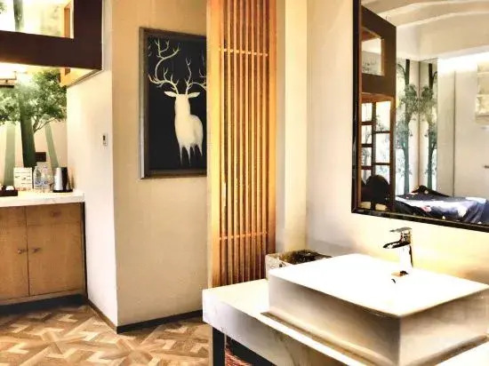 F&F Hotel