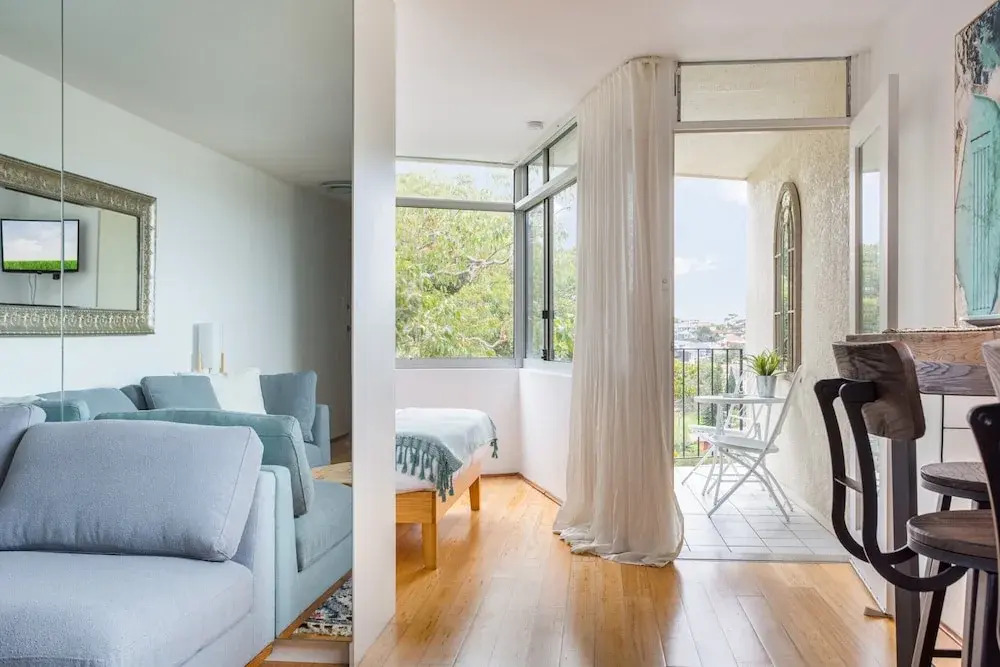 Bronte Beach Coastal Apartment With Ocean View