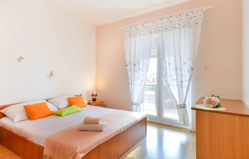 Nice Apartment in Zadar With 3 Bedrooms, Wifi and Outdoor Swimming Pool