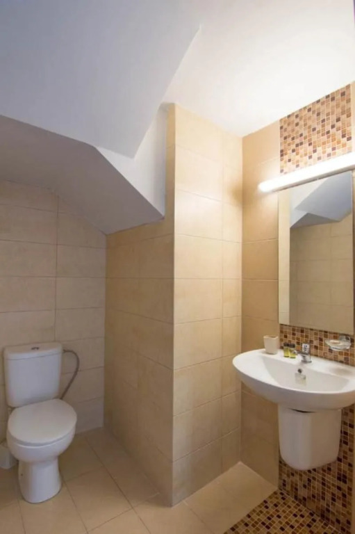 Carisa Suites and Apartments