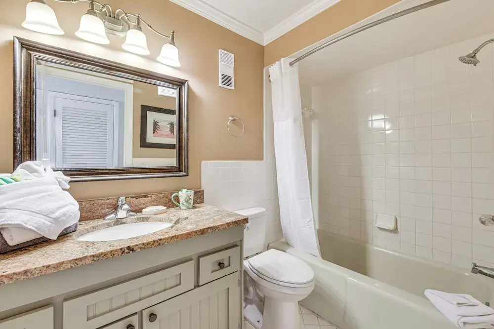 Beach & Pool Access: Regency Towers Condo in Pcb!