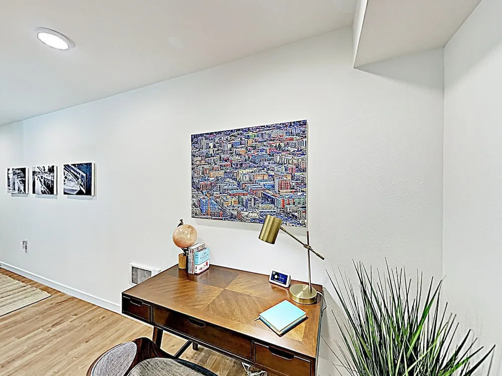 New Listing! Chic Capitol Hill W/ Courtyards 1 Bedroom Condo