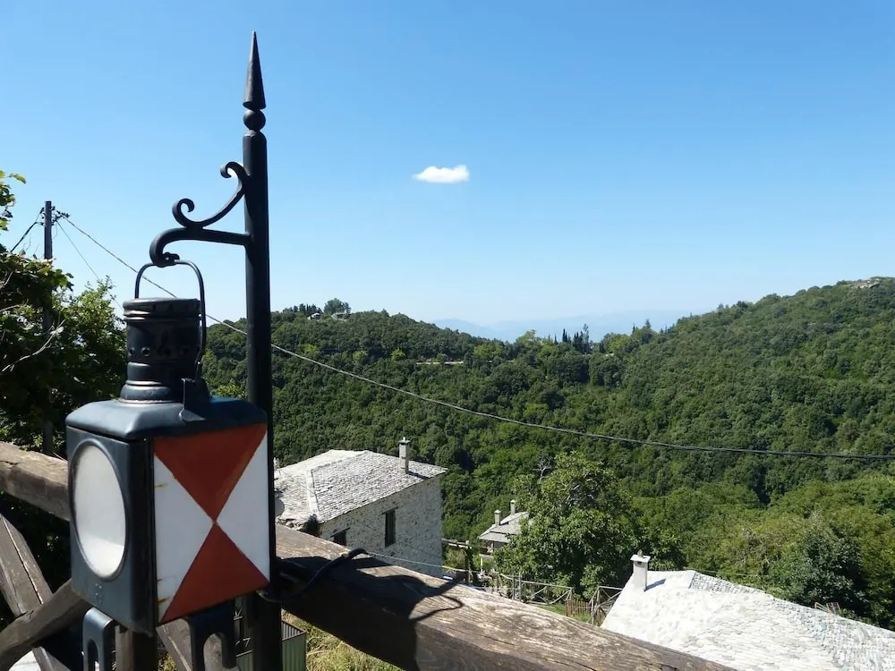 Ta Xelidonakia
