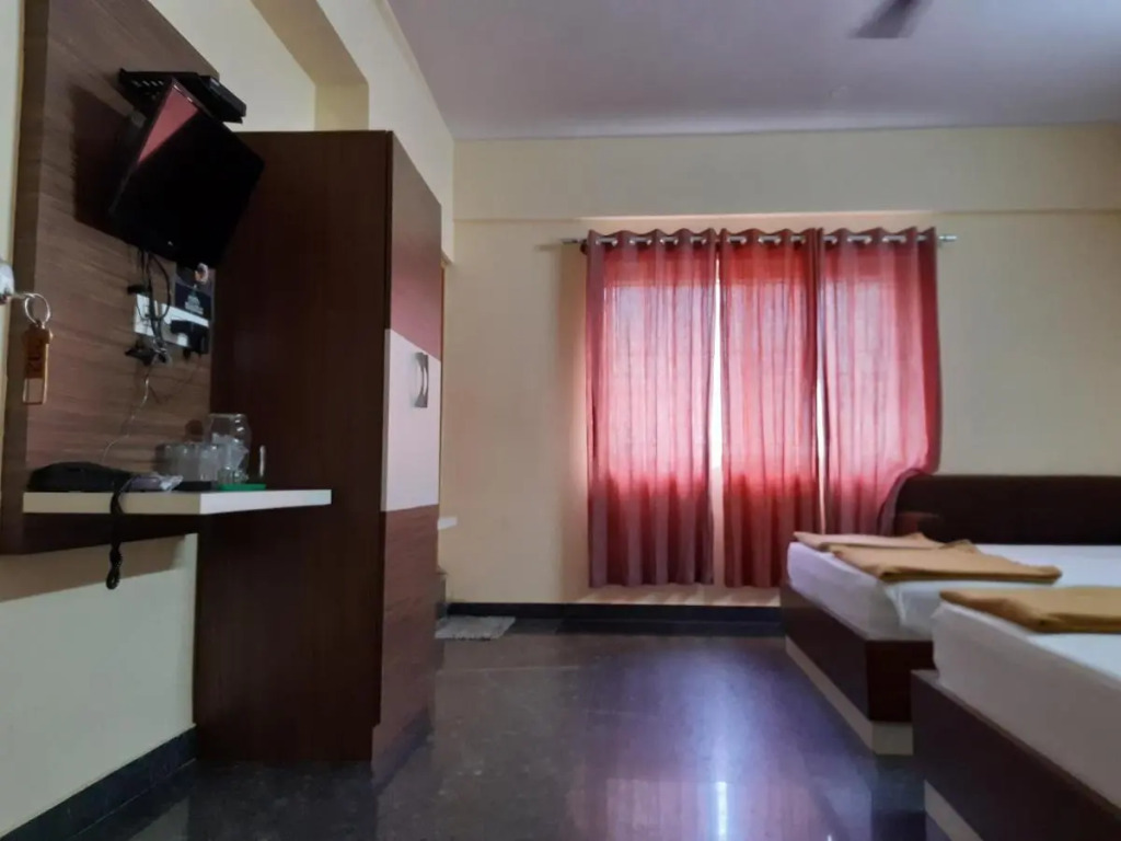 Sapphire Inn