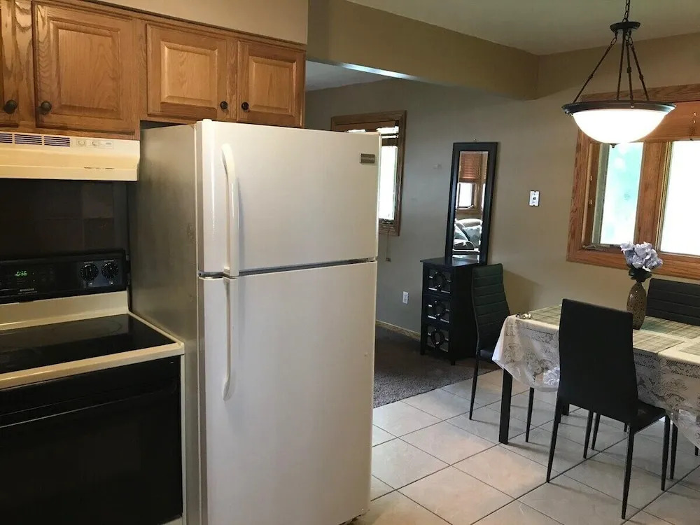 Updated and Cozy 2-bedroom in Rochester