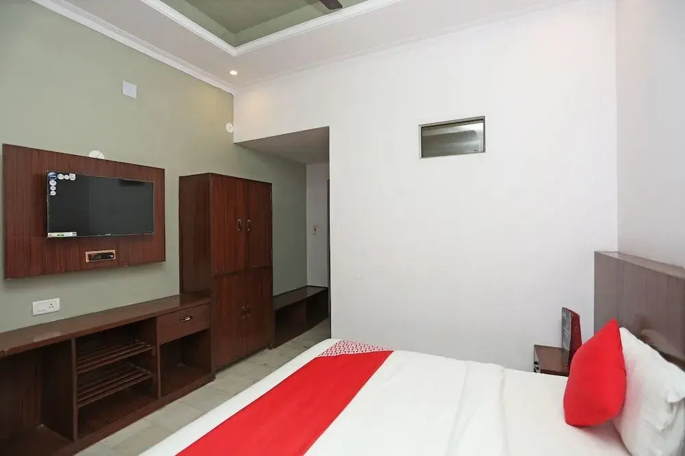 Hotel pramod palace