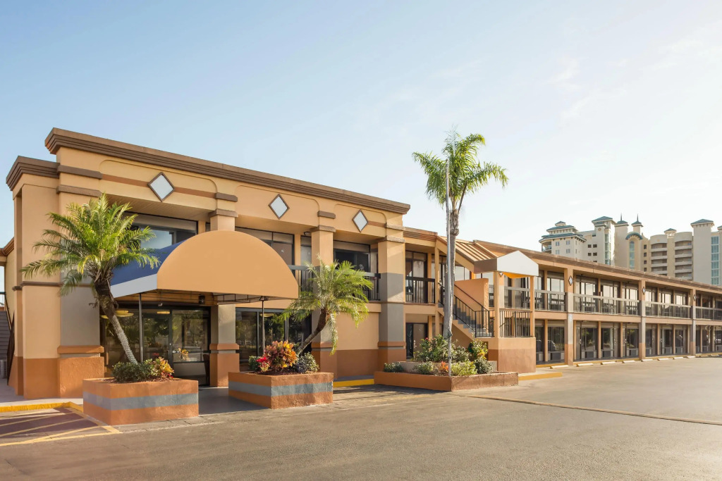 Travelodge by Wyndham Fort Myers Cape Coral
