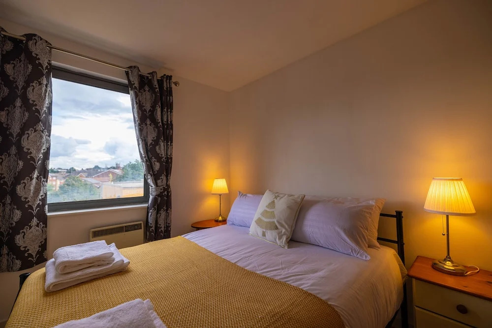 Beautiful and Spacious 2-bed Apartment in London