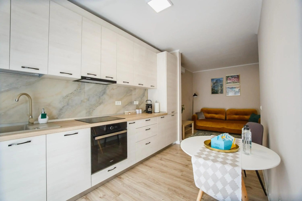 Light and Color at West Residence