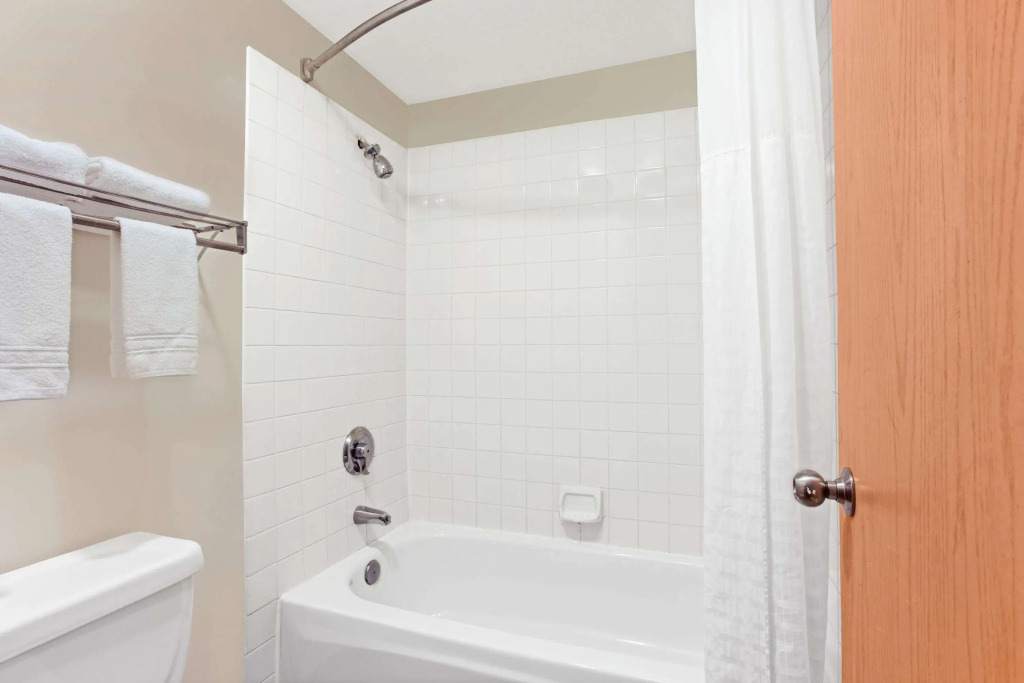 Days Inn by Wyndham Federal Way