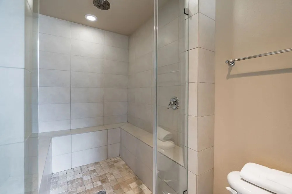 The Luxury Suites of Houston