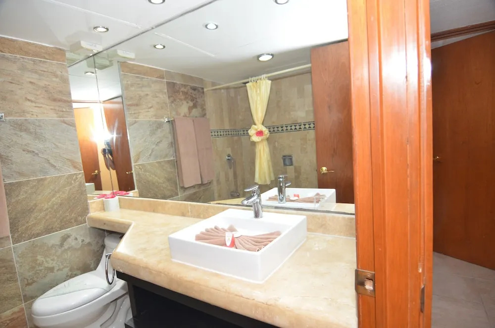 Superior Apt Rinc Del Sol 2 BR 2 BathR