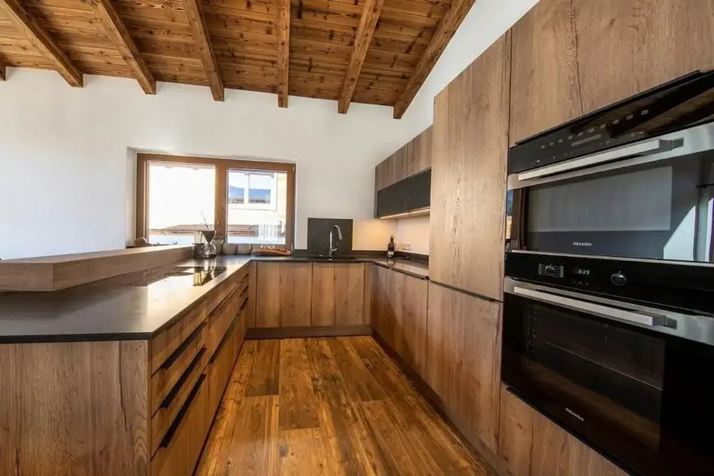 Chalet in Neukirchen, 100 m ski Lift