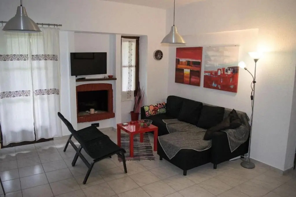 "The red kitchen" family house at kalyves