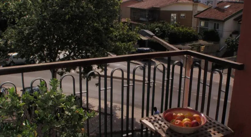 Positive house: 5m walk to Estoril beach