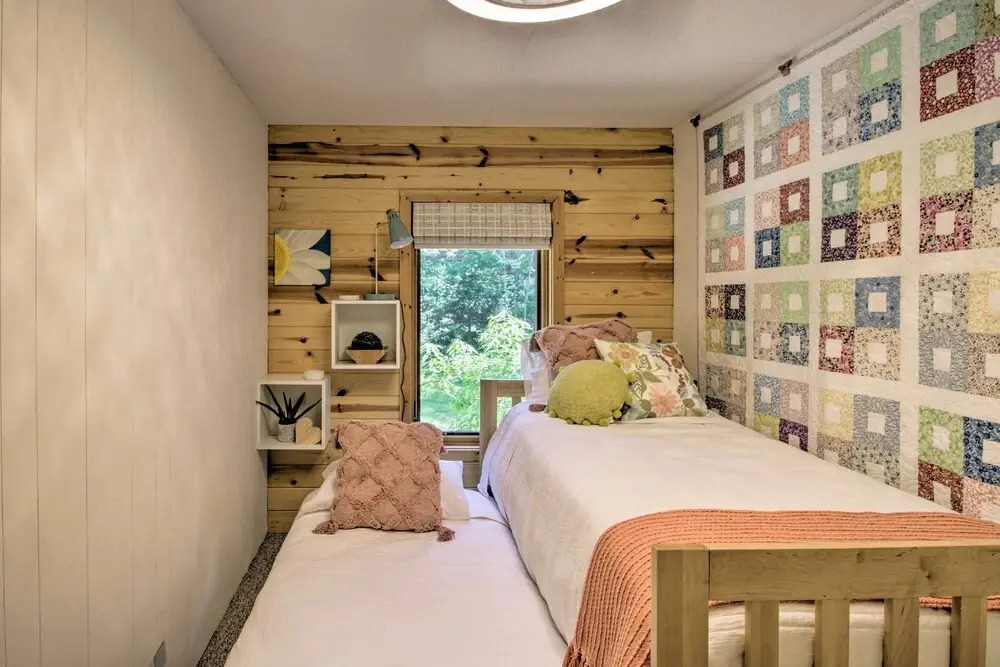 Spacious Cabin on Cross Lake: Treehouse & Sauna!