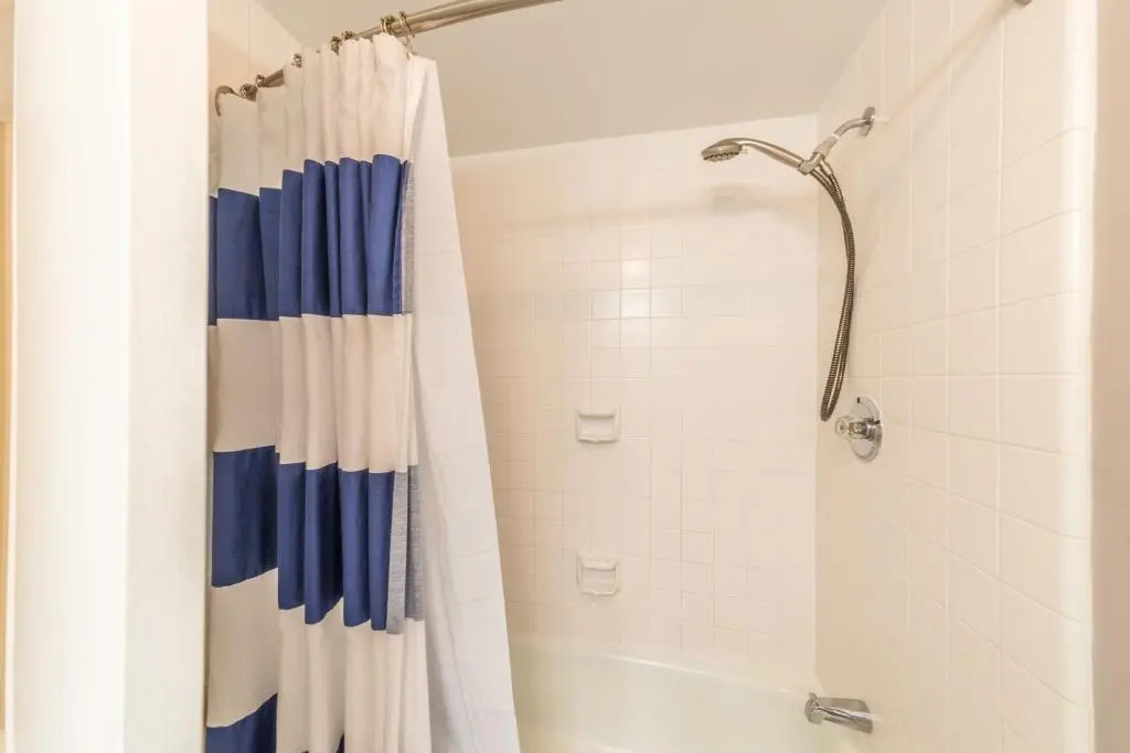 Village House 102, Sleeps 6, 2 Bedrooms, Pool