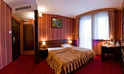 Hotel Dworski Galaktyczny Park