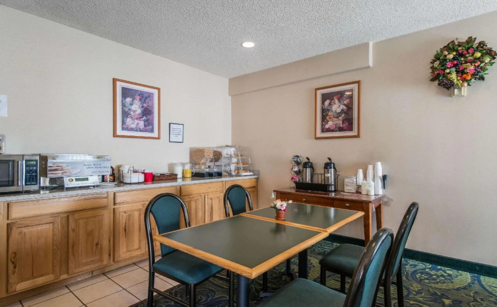 Econo Lodge Colorado Springs near Airport