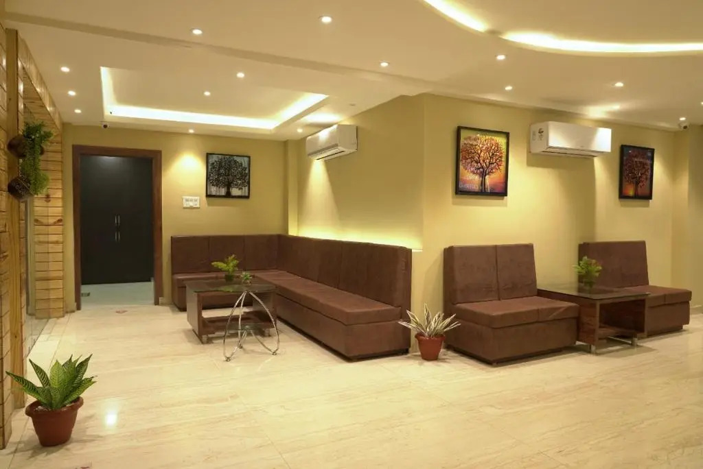 Click Hotel Capital House