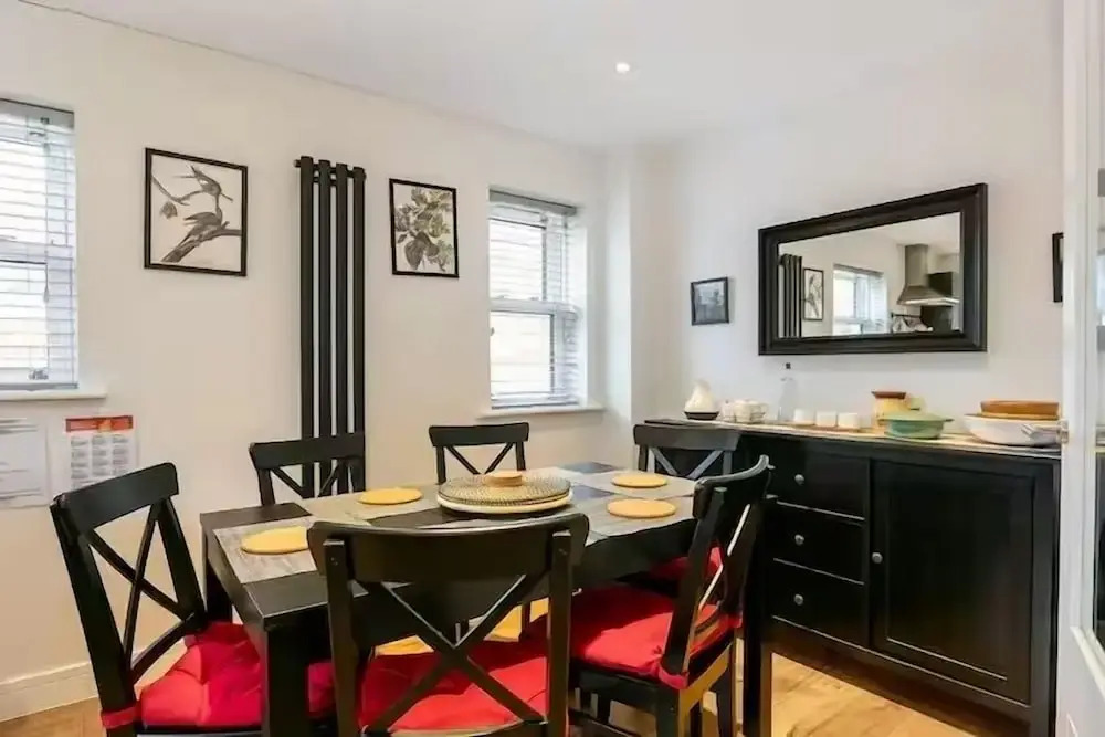 Cosy 3 Bedroom Home Next to Bicester Village