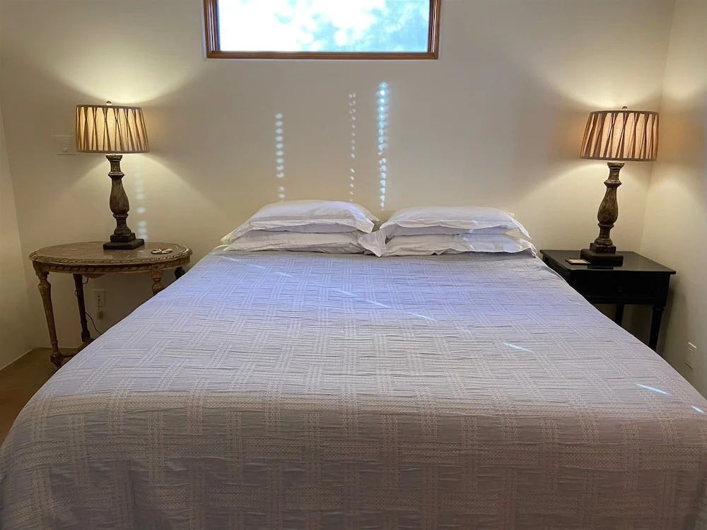 Piñon Dream - Walk to The Plaza, Comfortable Southwestern Style