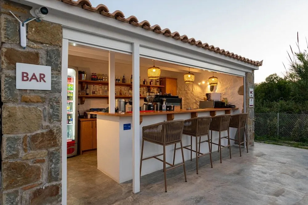 Abeloessa Methonian Hospitality