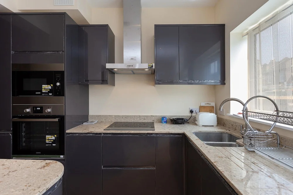 2 Bedroom House In Tooting With Garden