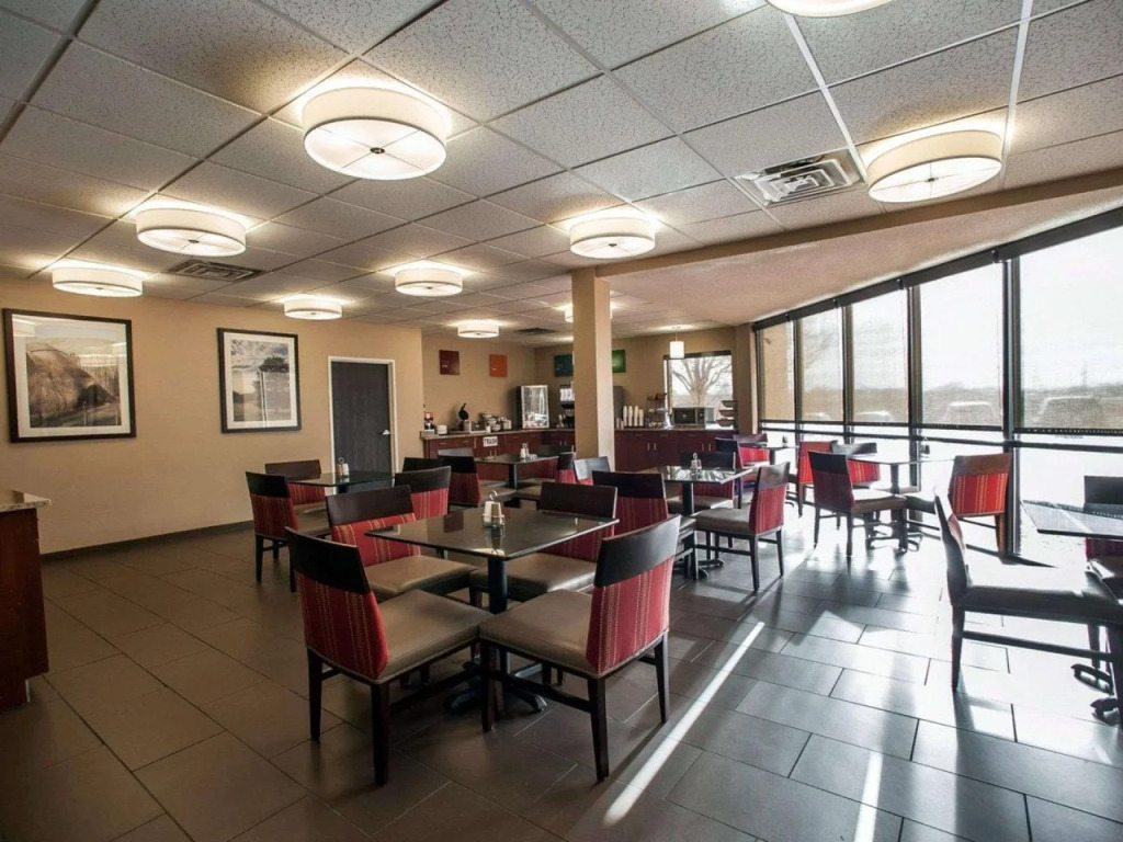 Quality Inn & Suites near St Louis and I-255