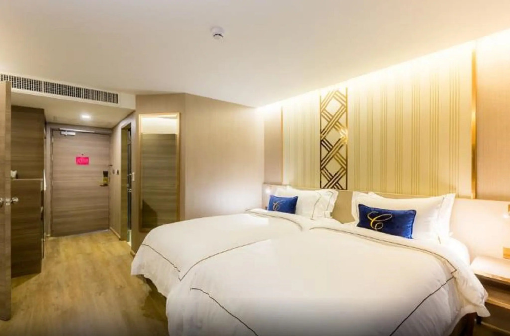 GLOW Sukhumvit 5