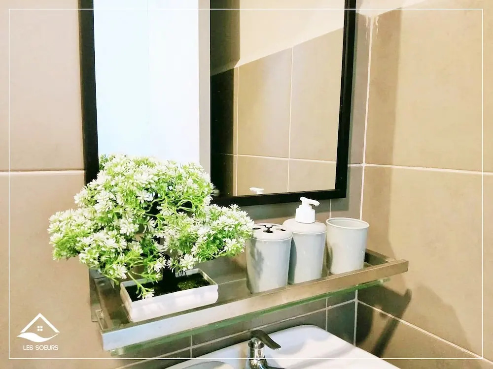 Les Luxe Rooms - Symphony Tower 2