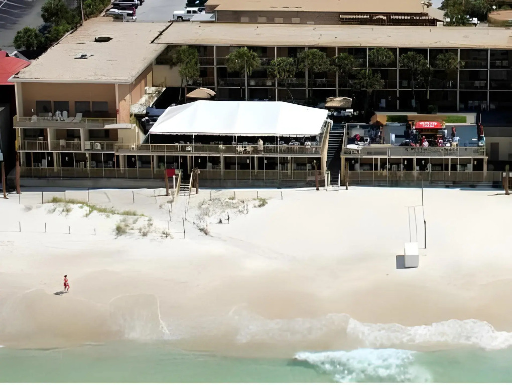 Chateau Beachfront Hotel, a By the Sea Resort