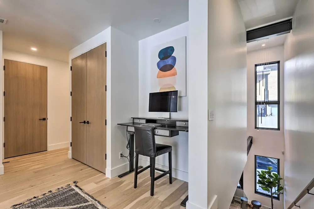Luxe Park City Townhome w/ Hot Tub: 1/2 Mi to Lift