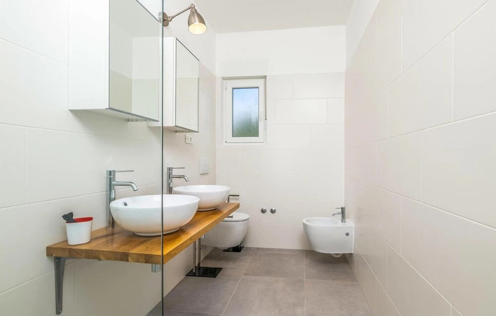Beautiful Home in Vrh With Outdoor Swimming Pool, Wifi and 3 Bedrooms