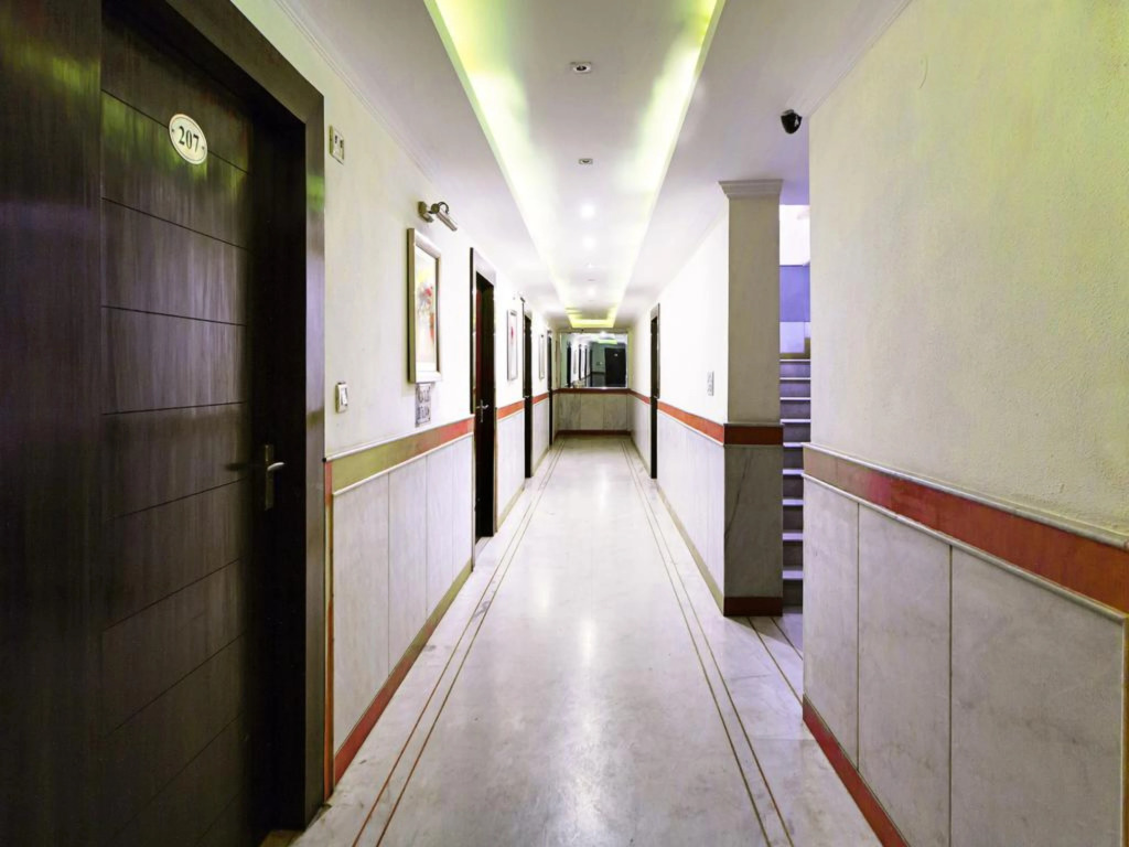 Airport La Sapphire Hotel & Restaurant