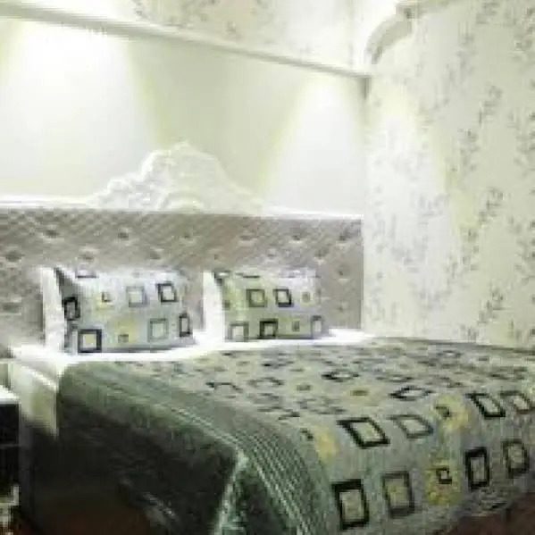 Grand Royal Hotel