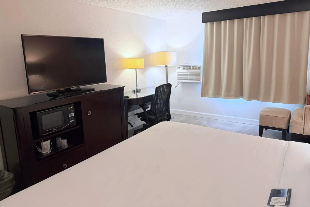 Motel 6-Albert Lea, MN