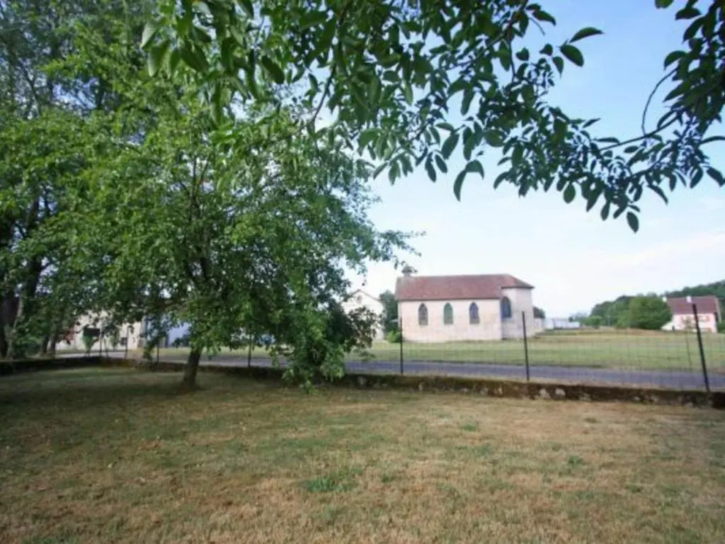 Gîte reposant en forêt avec terrasse, proche de Plombières-les-Bains - FR-1-589-165