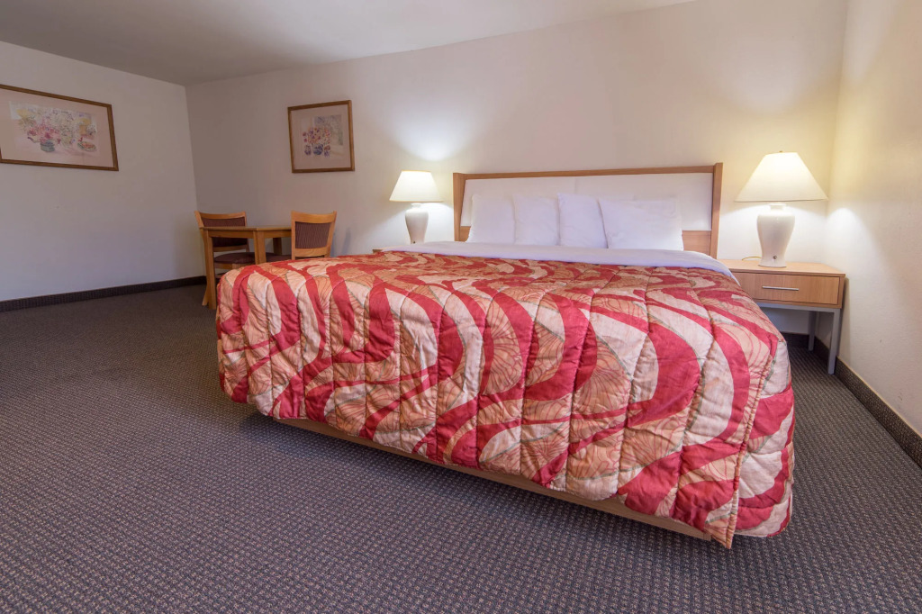 Aladdin Inn and Suites