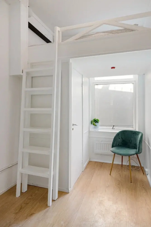 T13 Small Room
