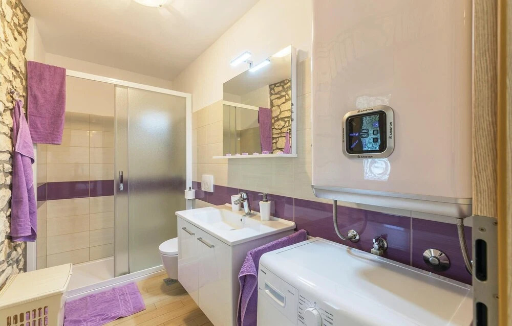 2 Bedroom Amazing Home In Barban