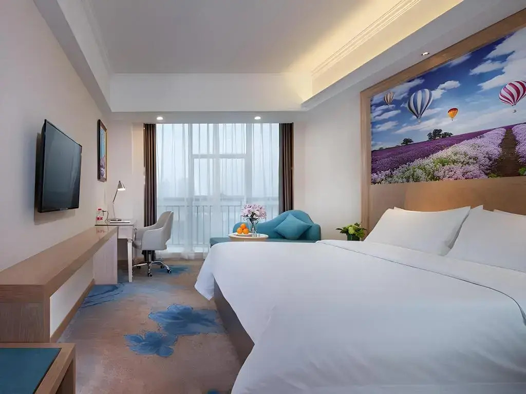 Vienna Hotel (Chongqing West Railway Station Baguocheng)