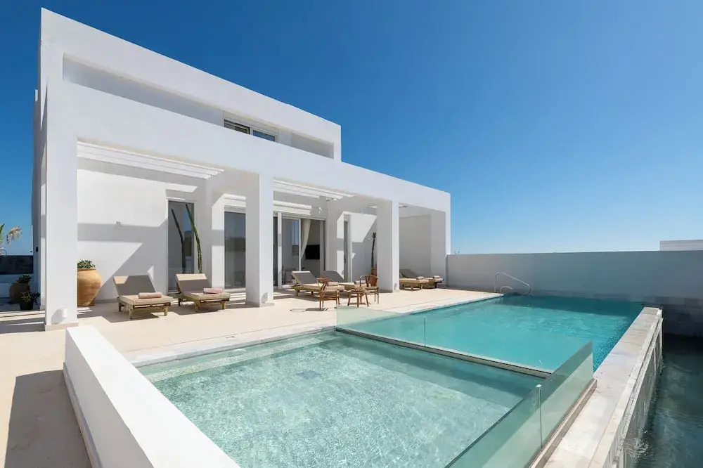 Sealove Villa - Luxury Pool - Up to 21 Guests