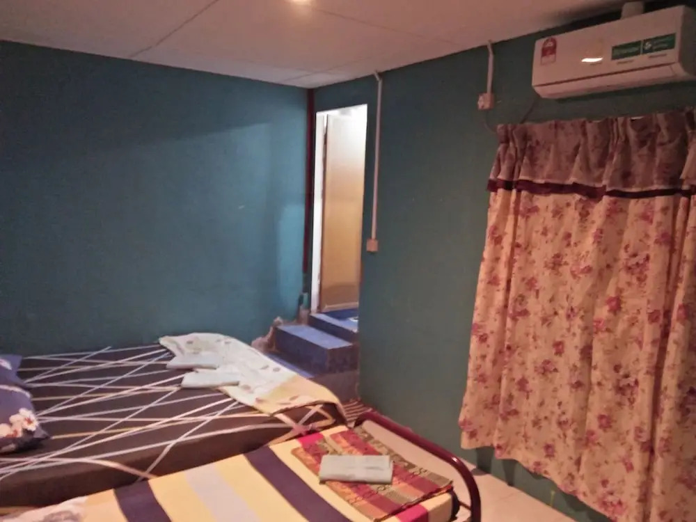 Nazri Nipah Camp Pangkor