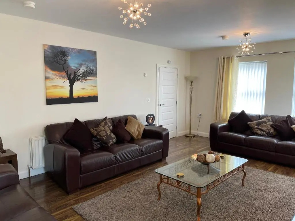 Luxury Portrush Holiday Homes - The Grange, Portrush Sleeps 12 - 6 bedrooms