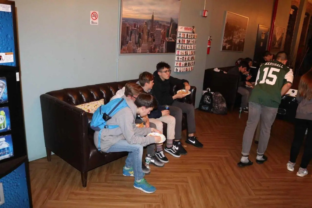 Parsian Evin Hotel