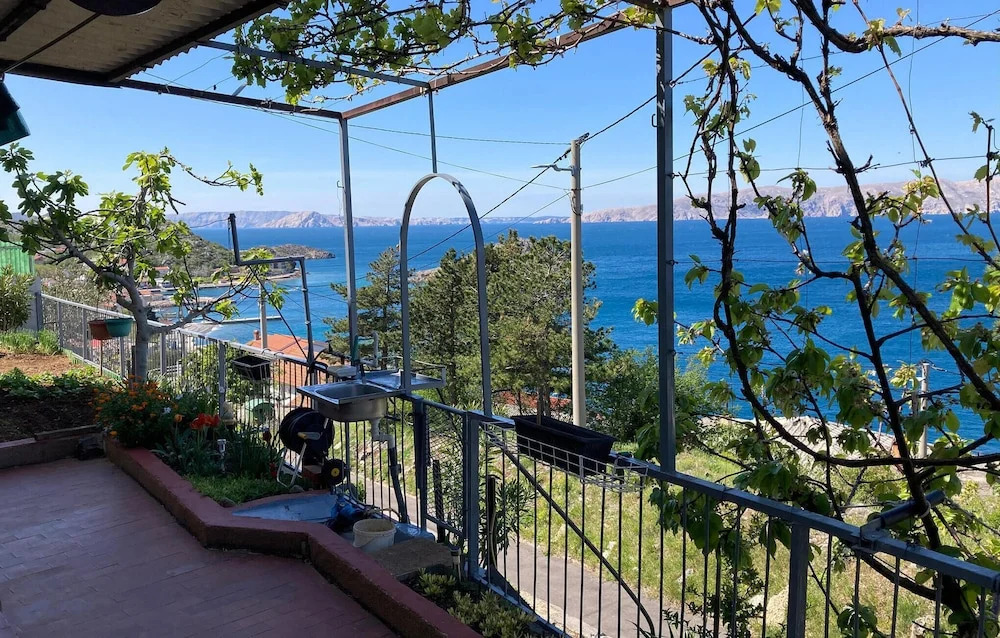 Stunning Apartment in Sveti Juraj With 1 Bedrooms and Wifi