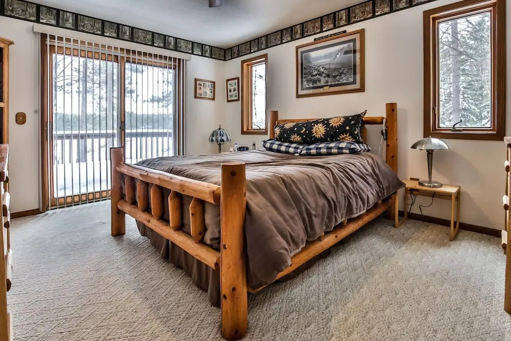 Pickerel Point Executive - 5 Br Home